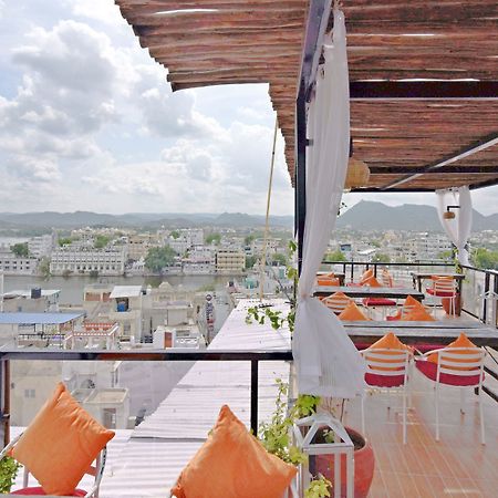 Hotel Udai Niwas By The Lake Udaipur Buitenkant foto