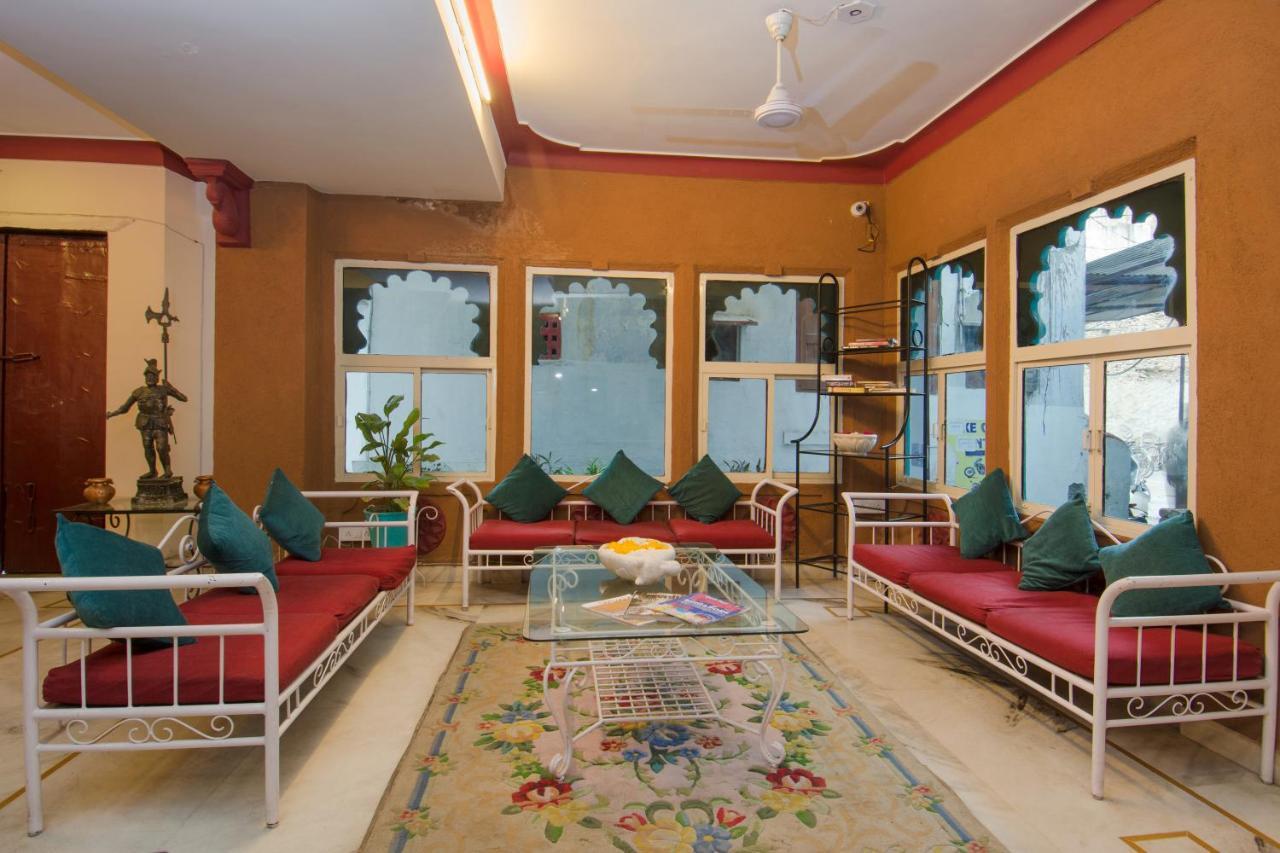 Hotel Udai Niwas By The Lake Udaipur Buitenkant foto