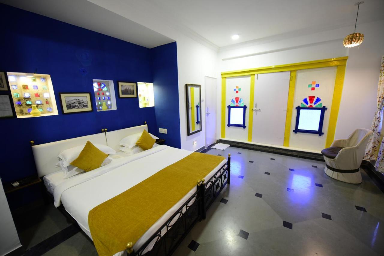 Hotel Udai Niwas By The Lake Udaipur Buitenkant foto