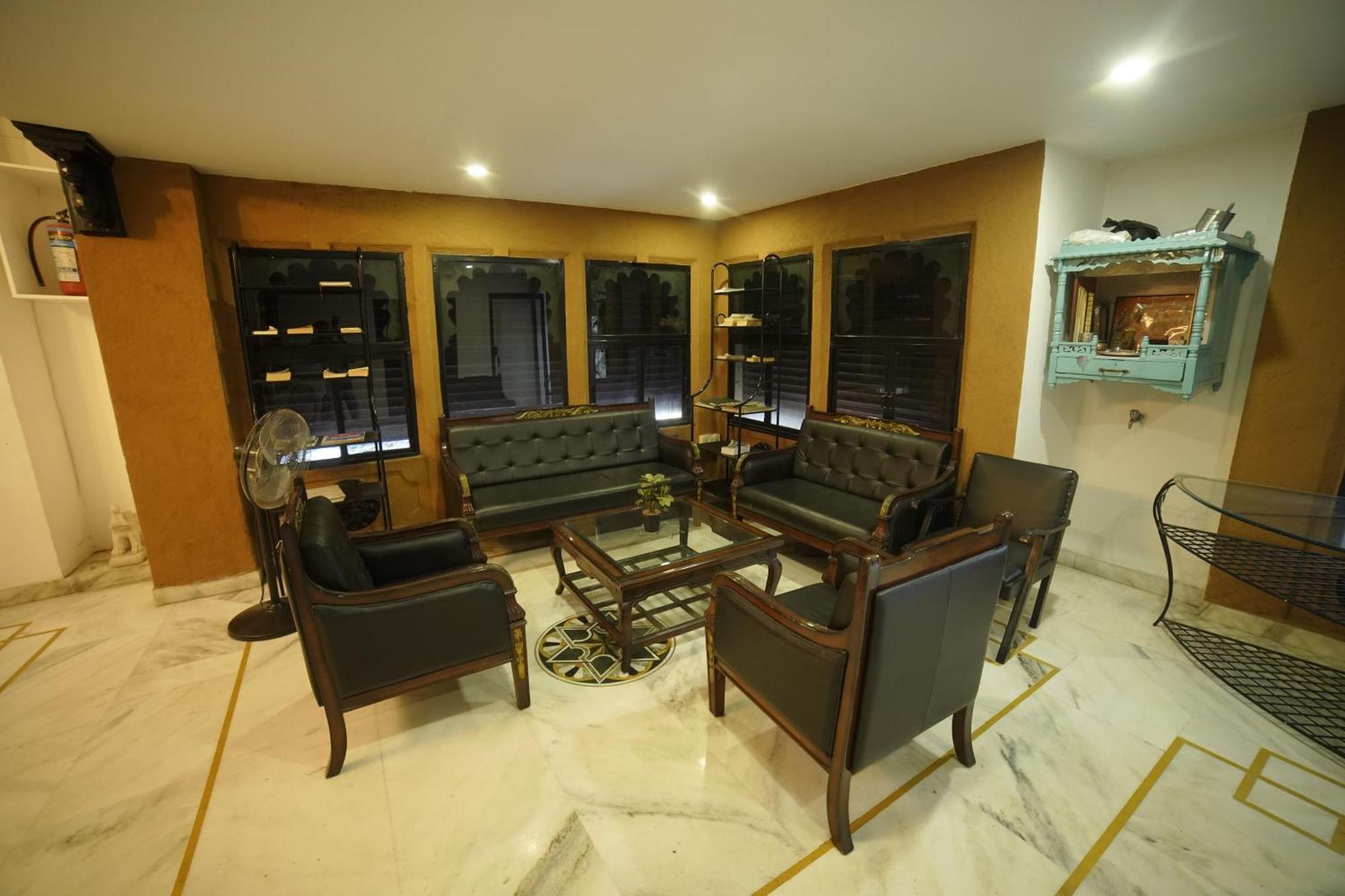 Hotel Udai Niwas By The Lake Udaipur Buitenkant foto