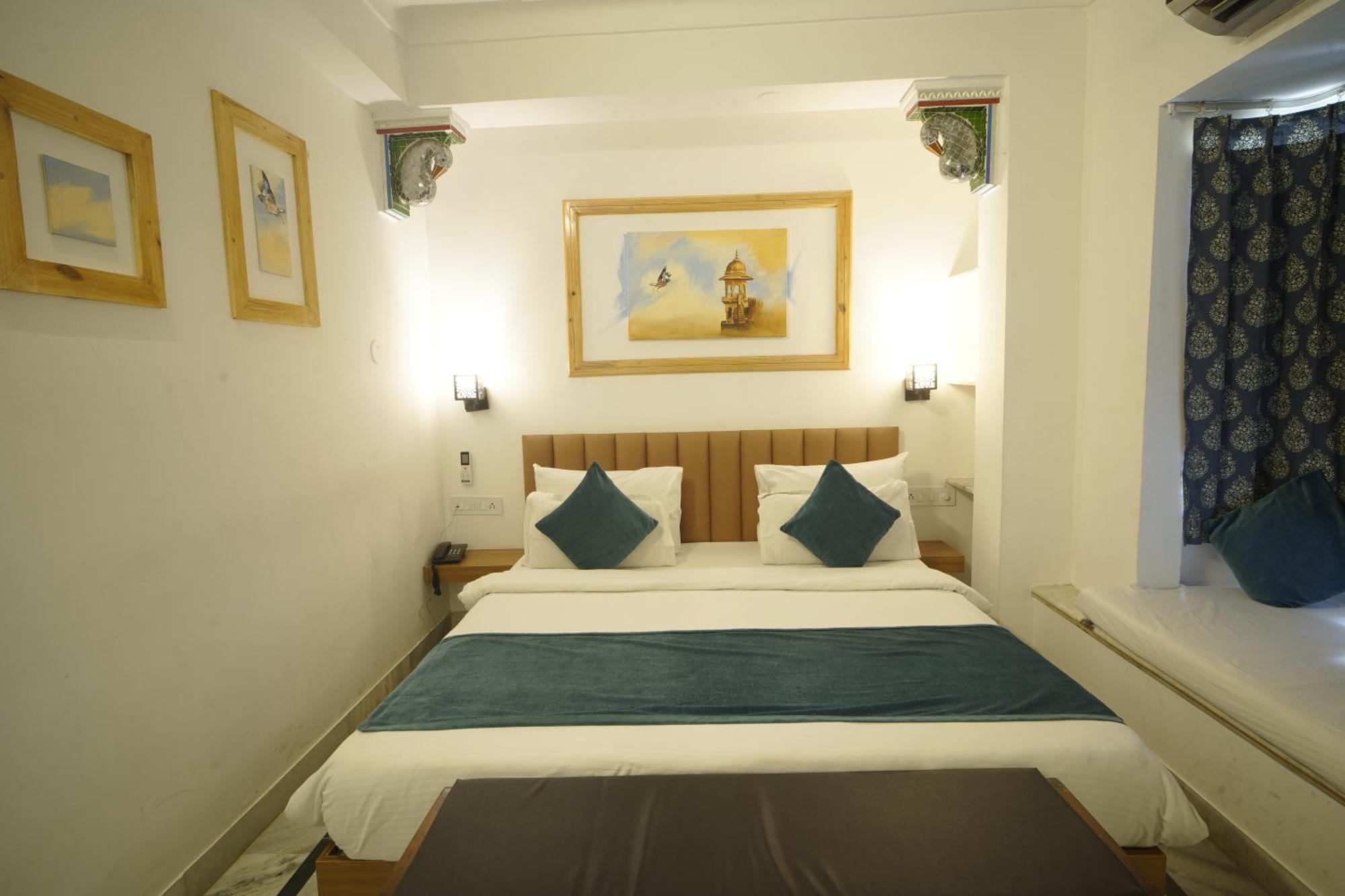 Hotel Udai Niwas By The Lake Udaipur Buitenkant foto