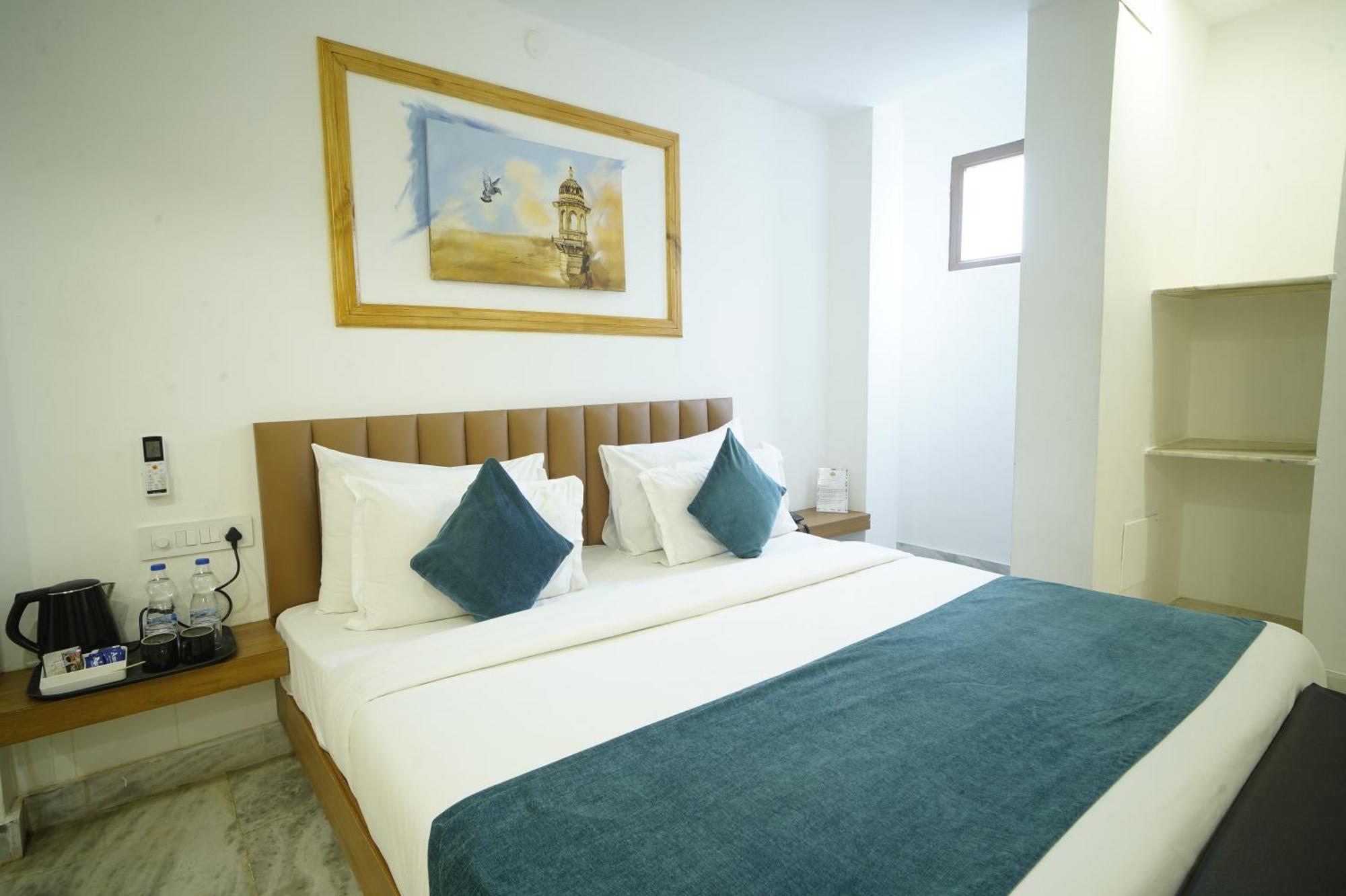 Hotel Udai Niwas By The Lake Udaipur Buitenkant foto