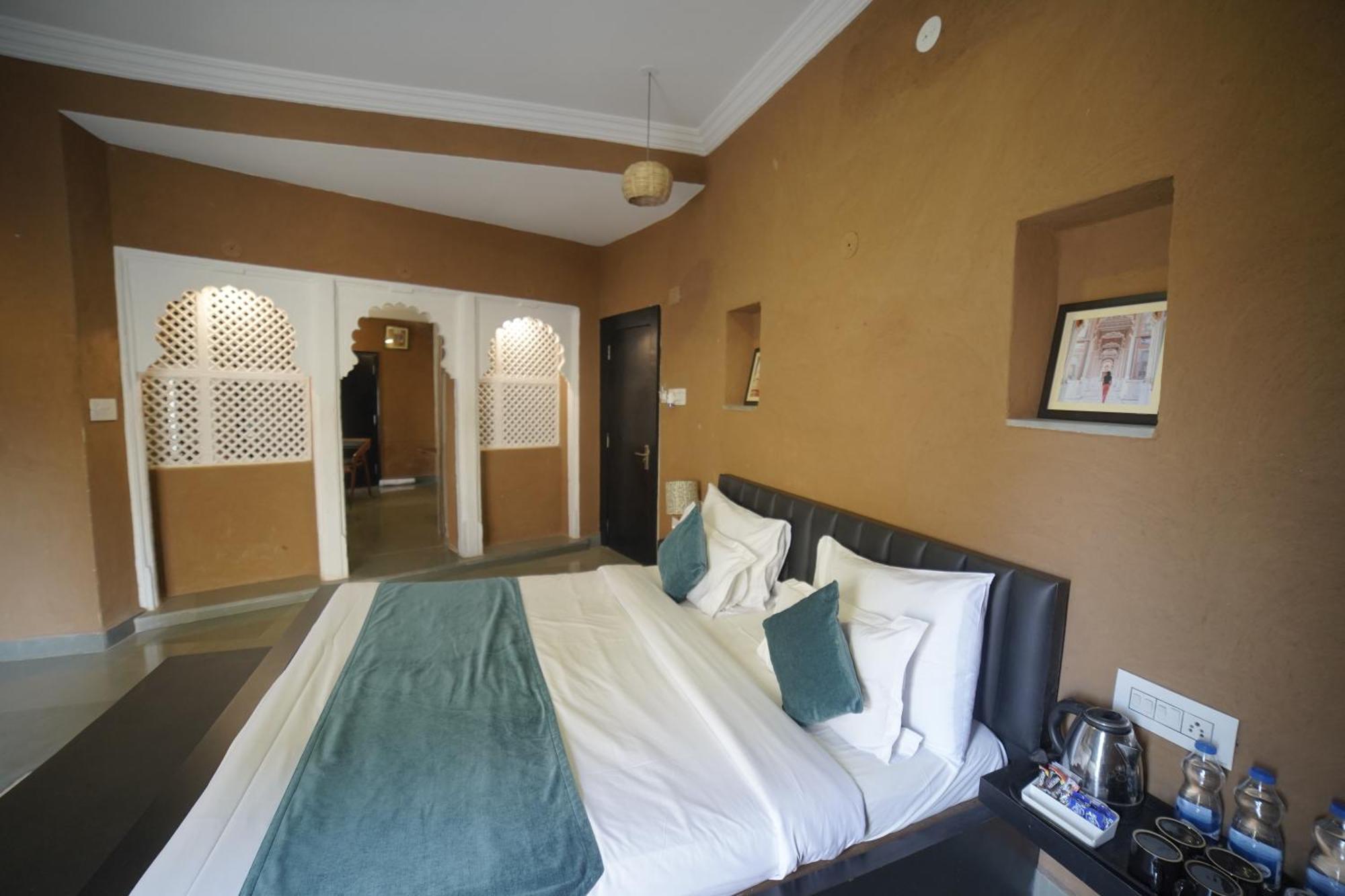 Hotel Udai Niwas By The Lake Udaipur Buitenkant foto