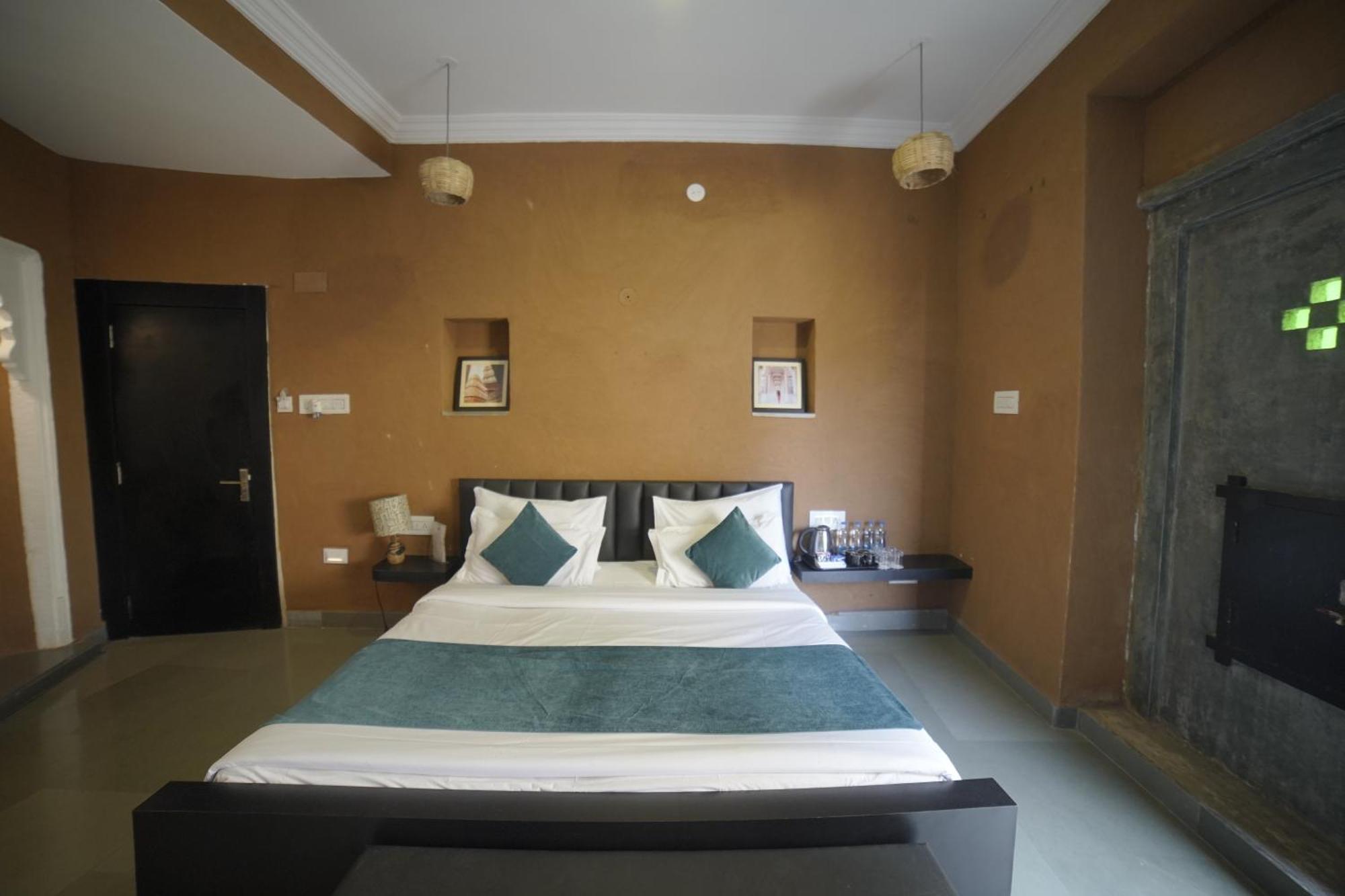 Hotel Udai Niwas By The Lake Udaipur Buitenkant foto