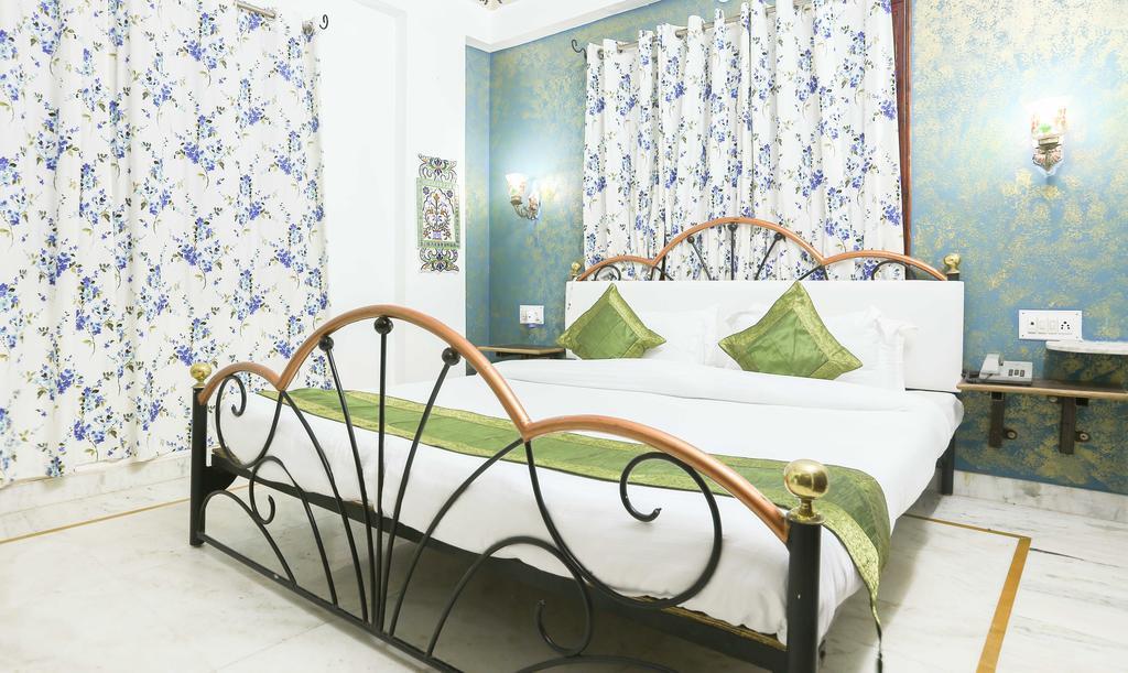 Hotel Udai Niwas By The Lake Udaipur Buitenkant foto